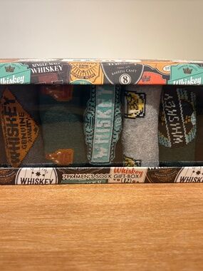 NIB Seven Days Men’s Whiskey Socks Gift Set 7 Pair Size 8–12